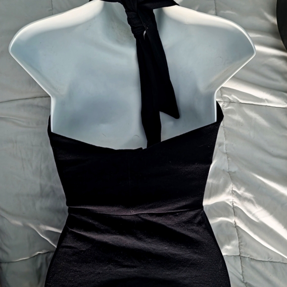 🖤 Versatile Black Halter Swim Cover-Up Dress – Multi-Way Style! 🖤 - Picture 4 of 5